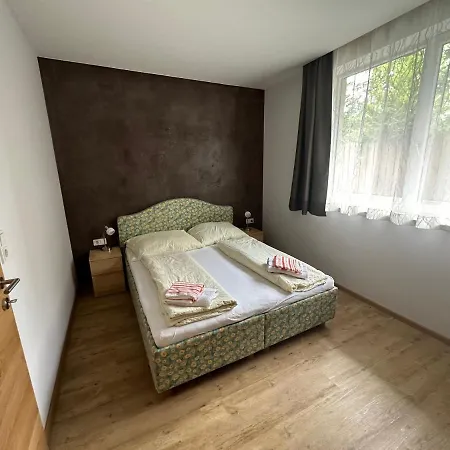 1 Gartenwohnung Apartamento