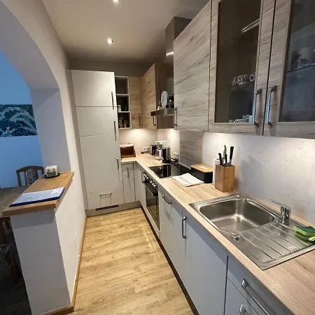 1 Gartenwohnung Apartment *